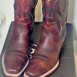Men’s Ariat western boots
